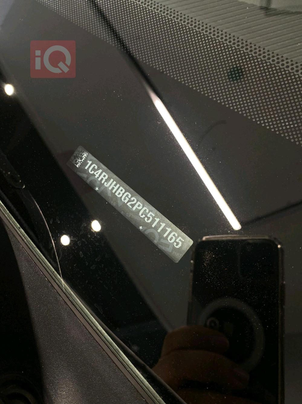 جیپ گراند شیرۆکی